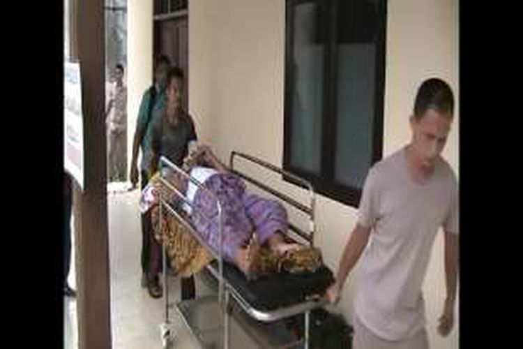Brigadir Martono menjalani perawatan di RS Bhayangkara Banda Aceh, Selasa (26/01/2016), akibat tertembak saat menggrebek bandar narkoba jenis sabu di kawasan Aceh Besar.*****