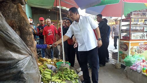 Hari Pertama Kampanye, Hendi Pilih Belanja untuk Tim Sukses di Pasar Ngaliyan Semarang
