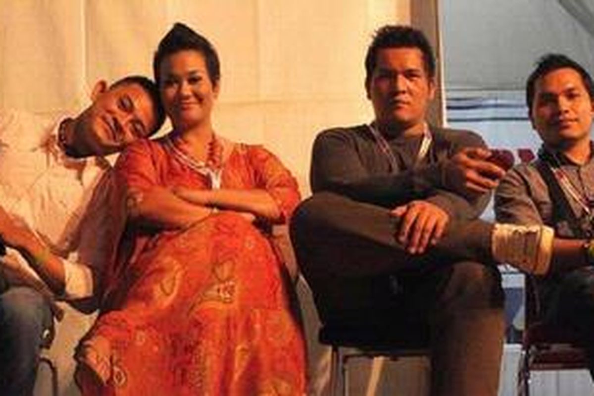 Bonita and the husBand 