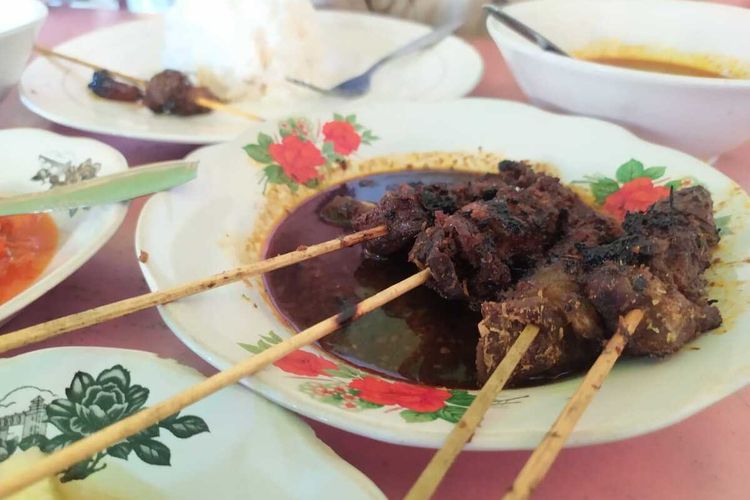 Sate Cucuk Manis khas Palembang.