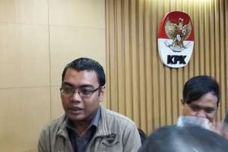 Kepala Bagian Pemberitaan dan Publikasi KPK Priharsa Nugraha di Gedung KPK, Jakarta, Selasa (8/3/2016).