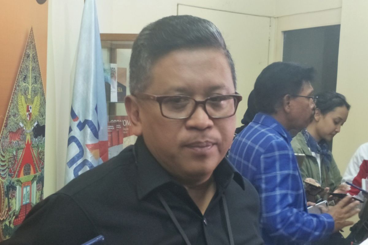 Sekjen PDI-P Hasto Kristiyanto dalam sebuah diskusi di kantor PARA Syndicate, Jakarta Selatan, Jumat (3/8/2018).