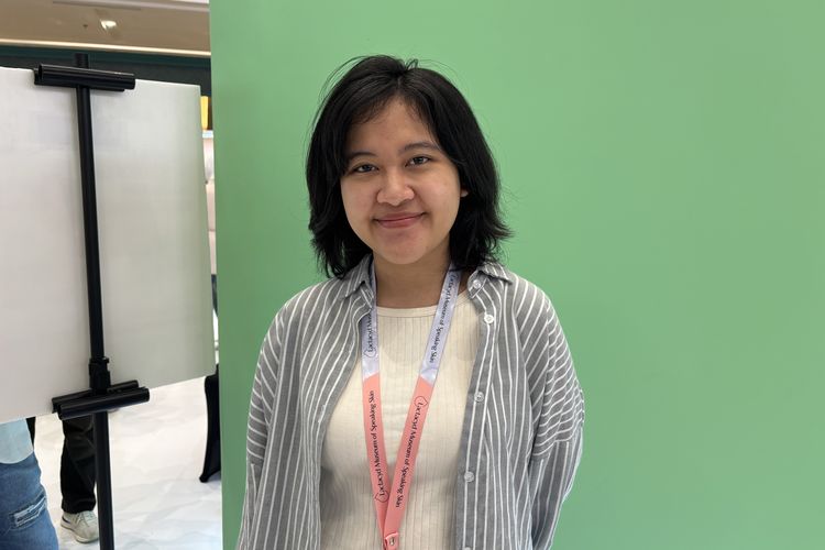 Saskia Gita Sakanti, ilustrator yang mengangkat tema womanhood dalam karya lukisnya.