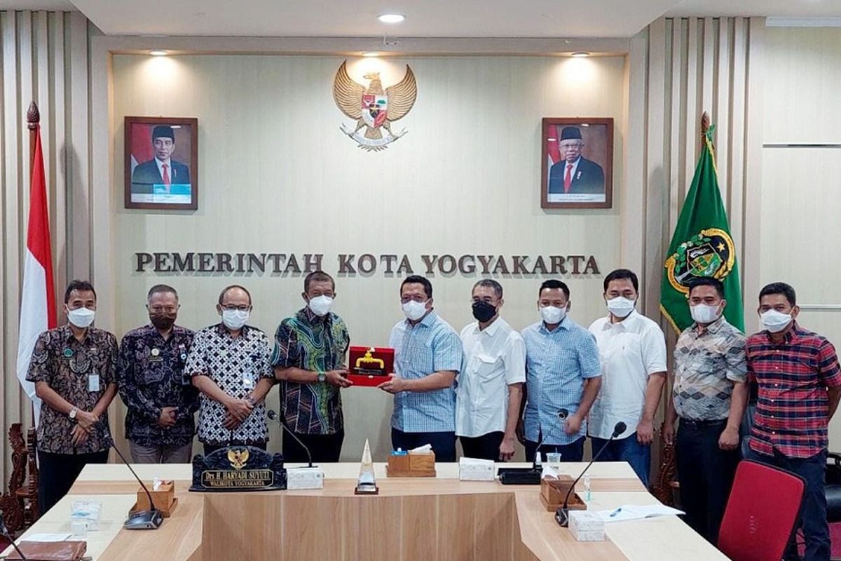 Subholding Gas Pertamina PT PGN Tbk melakukan audiensi dengan Wali Kota Yogyakarta, Bupati Kebumen, Bupati Kulonprogo, Bupati Sleman, Bupati Bantul, Bupati Purworejo dan Bupati Gunung Kidul demi memperepat pembangunan jaringan gas bumi di Jawa bagian Selatan, Selasa (15/02/2022). 
