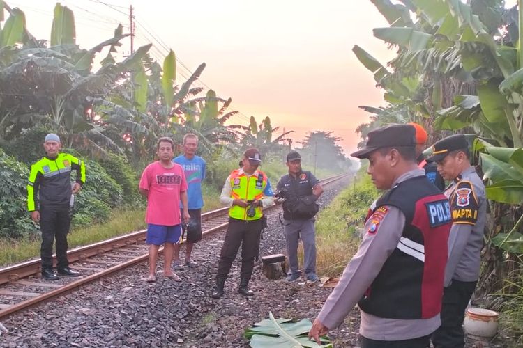 Wanita di Pasuruan Tewas Tertabrak Kereta, Diduga Akhiri Hidup