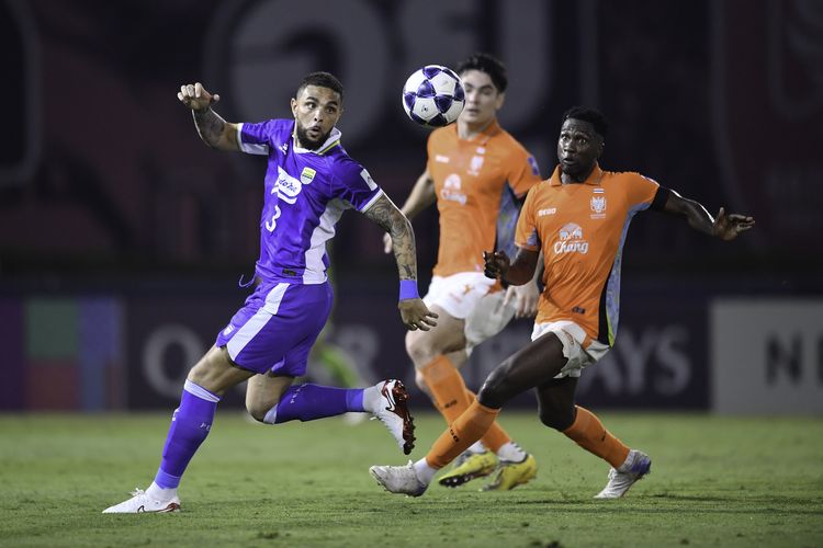 Mantan bintan Paris Saint-Germain Layvin Kurzawa debut di Persib Bandung saat tampil di babak kedua melawan Ratchaburi FC pada leg pertama 16 besar AFC Champions League Two (ACL 2) 2025-2026, misi pembalasan diusung pada leg kedua, Rabu (18/2/2026) di Stadion Gelora Bandung Lautan Api (GBLA). 