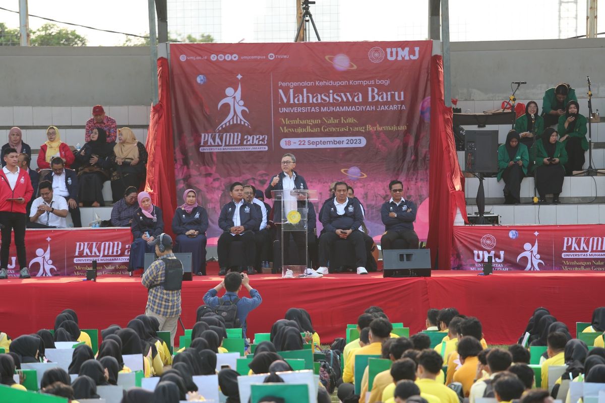 PKKMB UMJ secara resmi dibuka di Stadion Sepak Bola UMJ, Cireundeu, Tangerang Selatan, pada Senin, 18 September 2023.