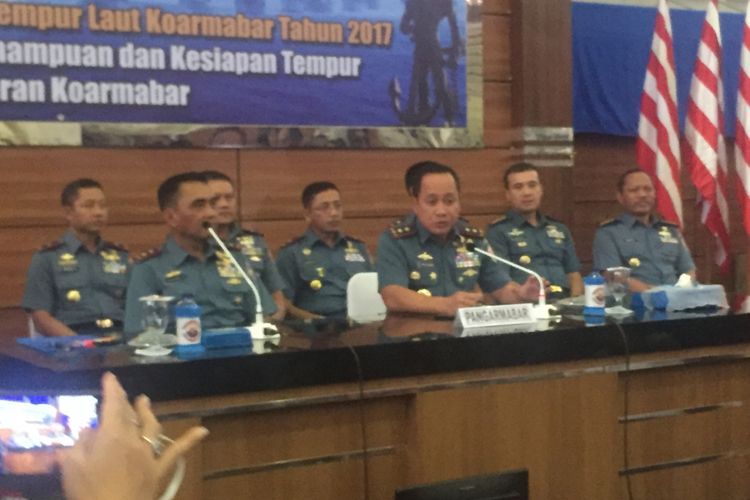 Panglima Koarmabar Laksamana Muda TNI Aan Kurnia, dalam jumpa pers di kantor Koarmabar, Jakarta, Selasa (25/4/2017).