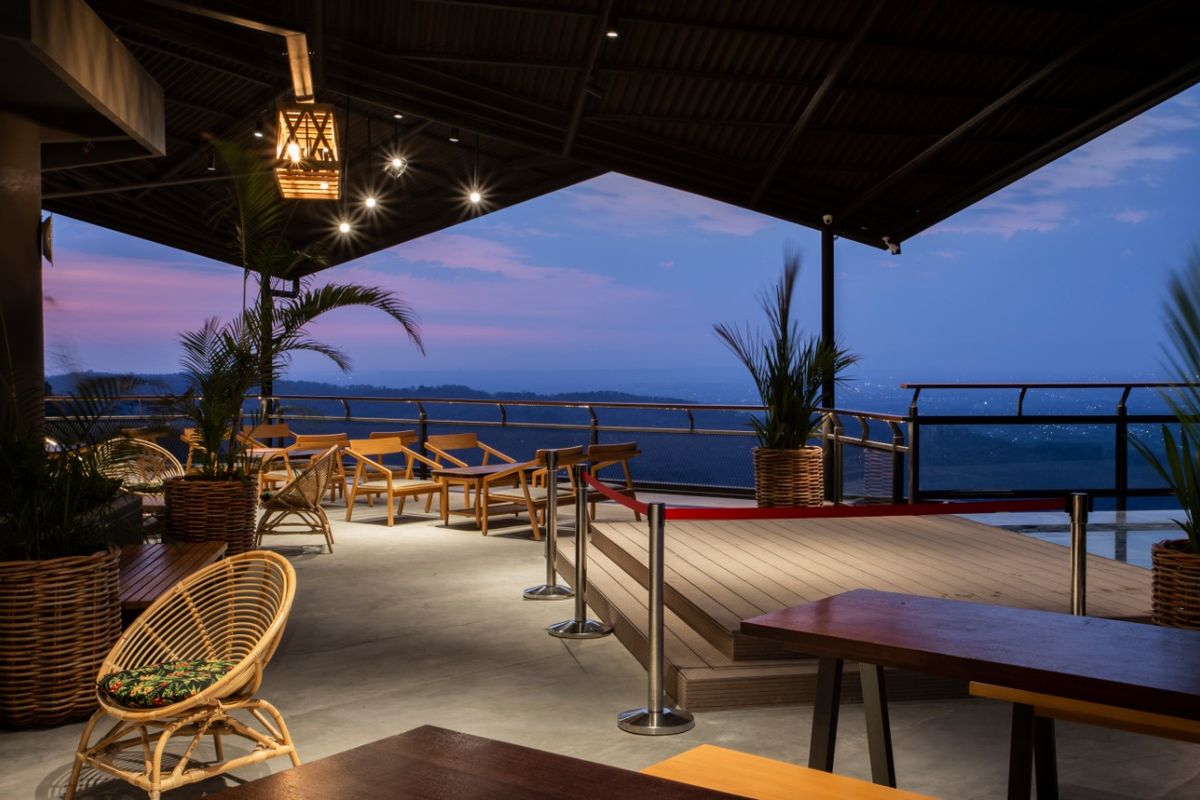Fasilitas restoran yang ada di Heha Sky View, Gunung Kidul, Yogyakarta.