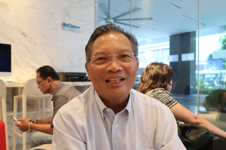 Pelanggan Telkomsel yang memanfaatkan jaringan di Singapura, Richard (61).