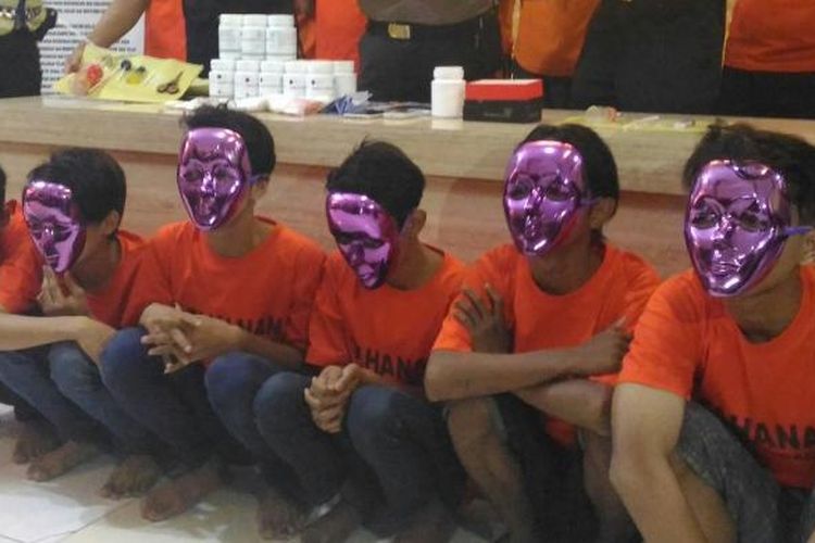 Jaringan pengedar pik Yakuza diamankan di Mapolsek Tegalsari Surabaya