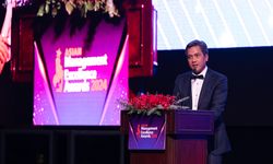 Kembangkan Bisnis Hijau, CEO Pertamina NRE Raih Penghargaan Executive of The Year