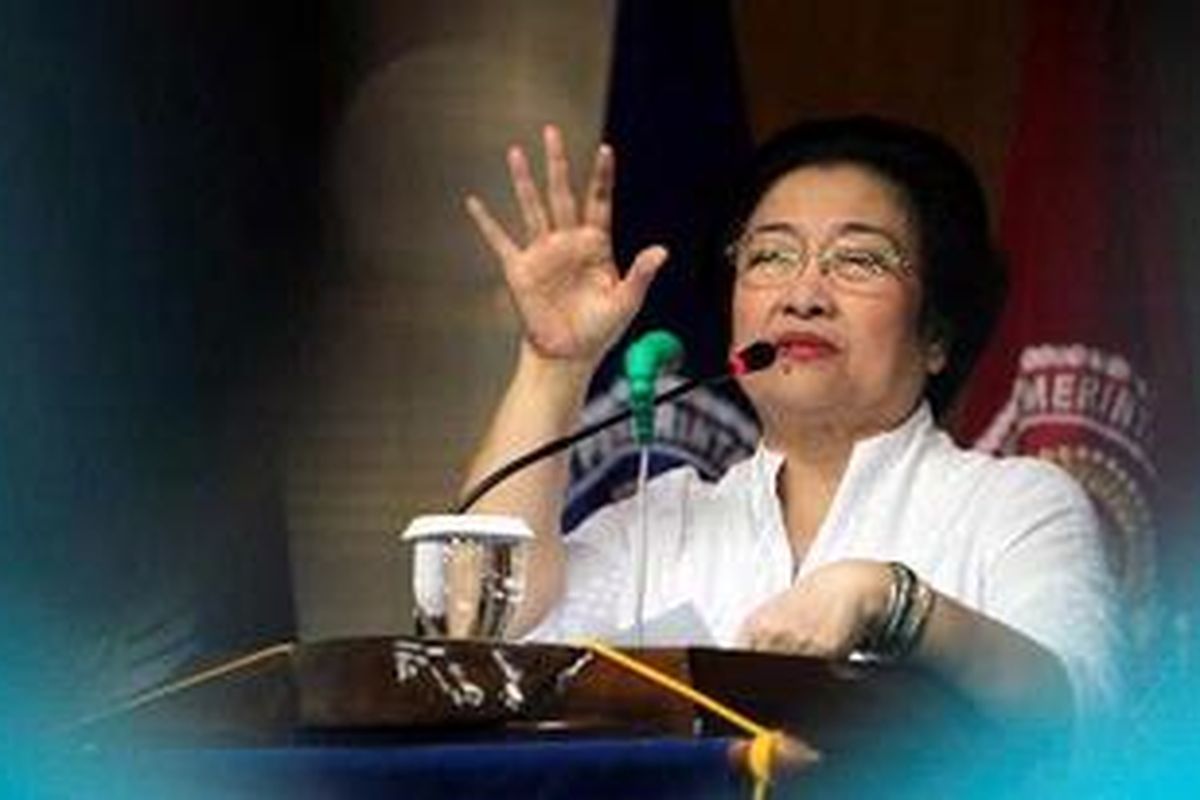 Mantan Presiden Megawati Soekarnoputri memberikan kuliah umum di Sekolah Tinggi Ilmu Pemerintahan Abdi Negara, Jakarta, Kamis (20/1/2011).