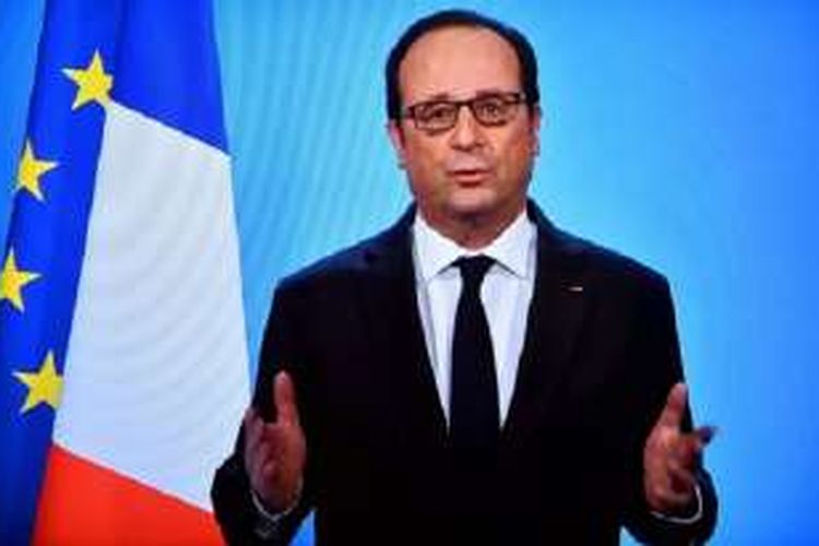 Presiden Prancis Francois Hollande mengumunkan tidak akan maju untuk periode kedua, Kamis malam (1/12) di Istana Kepresidenan Elysee, Paris