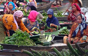 Pasar Terapung Lok Baintan menerapkan akad saat transaksi jual beli.