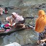 Krisis Air Bersih, Warga Cianjur Mandi, Kakus dan Cuci Beras di Sungai