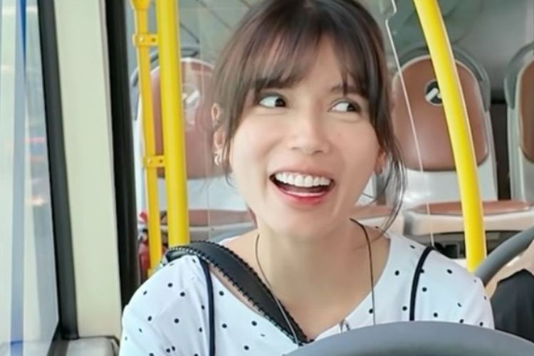 Akui Dulu Pernah Meremehkan, Sabrina Chairunnisa Takjub Transportasi Umum Jakarta Sekarang Nyaman
