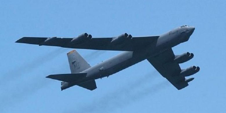 Pesawat pembom B-52 milik Angkatan Udara AS.