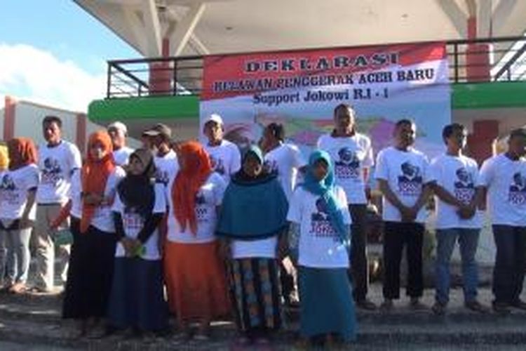Kelompok Masyarakat mengikuti Deklarasi Relawan PerubahanAceh Baru, Support Jokwi for RI-1 di Banda Aceh, Kamis (13/2/2014).