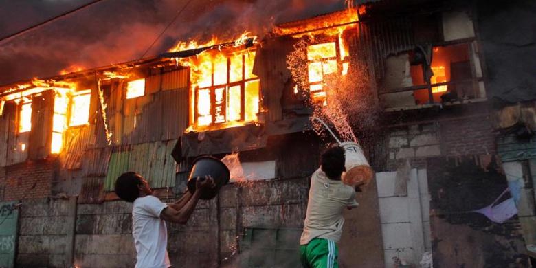 3.000 Rumah Warga Miskin di DKI Diberi Asuransi Kebakaran