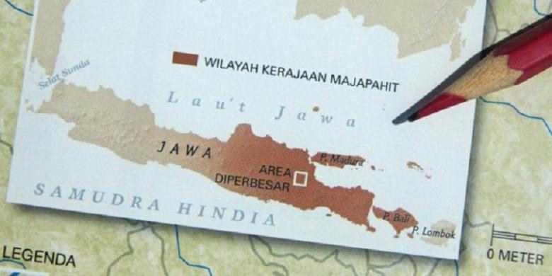 Wilayah Kerajaan Majapahit adalah Jawa Tengah dan Jawa Timur dalam National Geographic Indonesia edisi September 2012. Ahli arkeologi dan epifrafi Hasan Djafar menyayangkan banyak sejarawan yang menafsirkan bahwa Nusantara itulah wilayah Majapahit. 