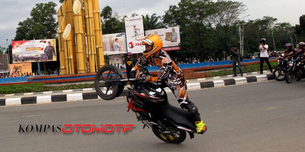 ”Freestyler” Puji Honda CB150R Streetfire