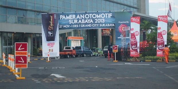 Pameran Otomotif Surabaya 2013 Dibuka Hari ini