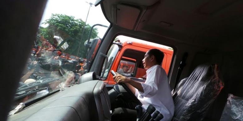 Wali Kota Bekasi Usir Truk Sampah DKI