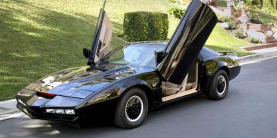 Siap-siap Nostalgia, KITT dan Batmobile Beraksi dalam IIMS 2015