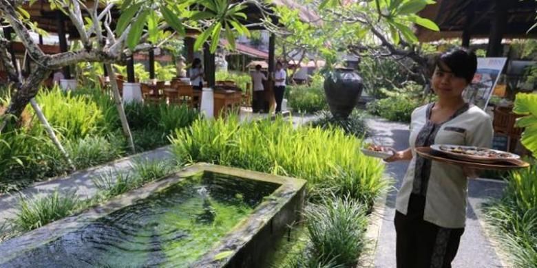 Warung di Bali Ini Tetap Pertahankan Konsep Taman