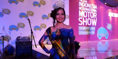 Miss Motor Show Ramaikan Penutupan IIMS 2014 [Galeri]