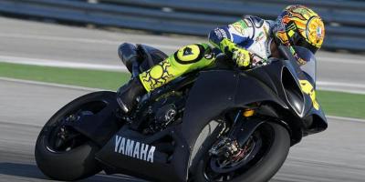 Rossi Bakal Uji New Yamaha YZF-R1