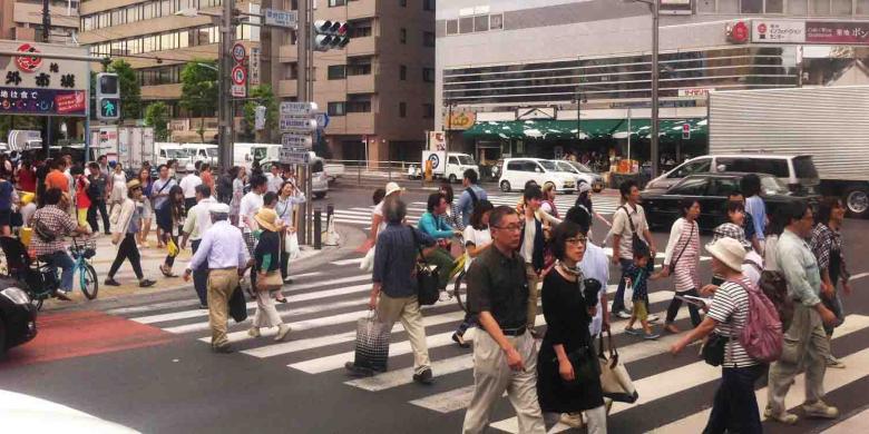 Merasakan Gaya Hidup Serba Cepat di  Pusat Kota  Jepang 
