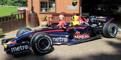 Red Bull RBR3 F1 Milik Mark Webber Dijual