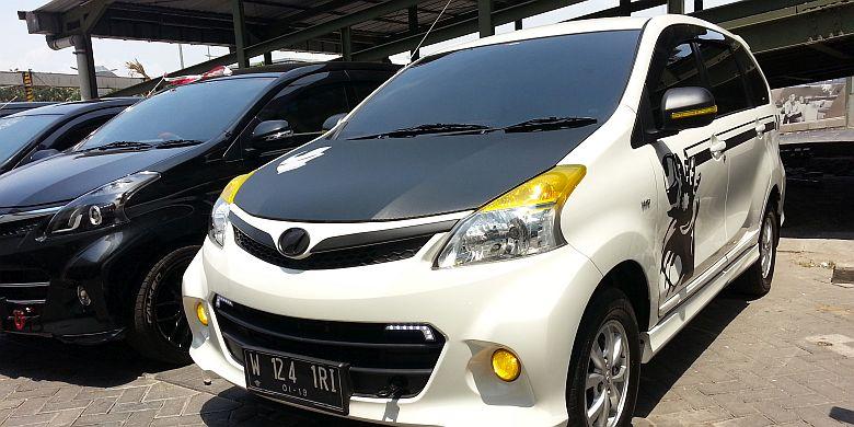 Modifikasi Mobil Avanza Pakai Stiker 8619