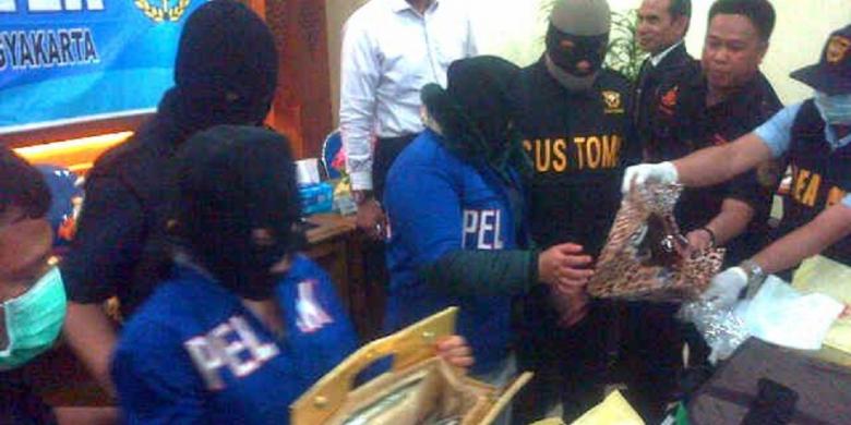 Petugas Bandara Adi Sucipto Gagalkan Penyelundupan 4 Kg 