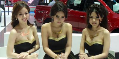 Gadis Cantik dan Seksi dari Thailand Ikut Segarkan IIMS 2015