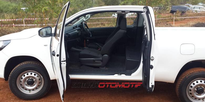 Hilux Extra Cabin, Buat yang Ingin Ekstra