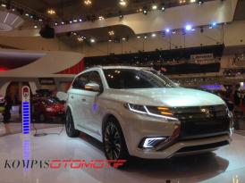 Konsep Mitsubishi Outlander PHEV Makin Sporty