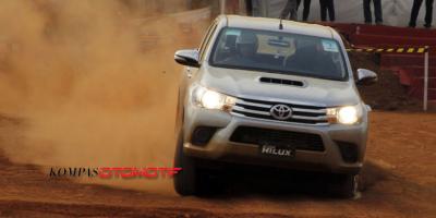 Menguji Kecerdasan ”Para Asisten” All-New Hilux