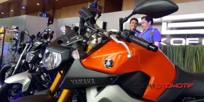 Pilih, Knalpot Akrapovich atau Voucher Aksesori dari Yamaha?