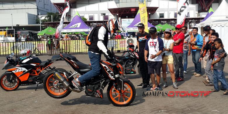 Sedot Ilmu ”Stunt Rider” Kelas Dunia