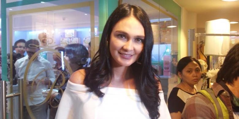 Luna Maya Siapkan Bisnis Busana Online