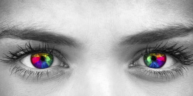 Mata tetrakromatik membuat penglihatan pemiliknya 100 kali lipat lebih sensitif mengenali warna dibanding mata manusia pada umumnya.