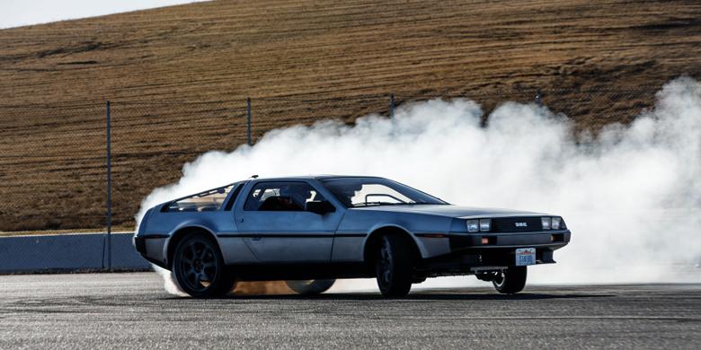 Mobil Otonomos “Back to the Future” Bisa “Drifting” 