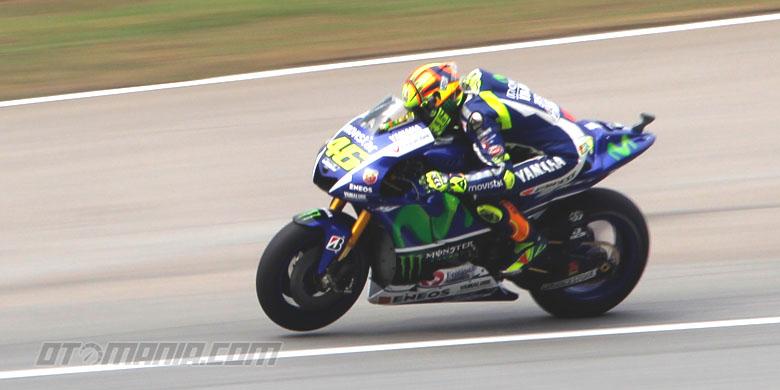 Ini Penyebab Rossi Jatuh Pada Kualifikasi Di Valencia Kompas Com