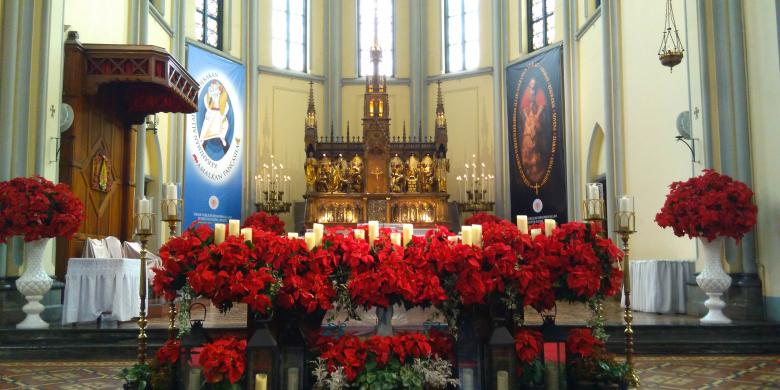 Cantiknya 1 000 Pot Tanaman Dan Ratusan Bunga Kastuba Di Gereja Katedral