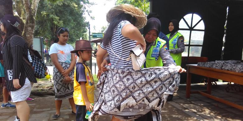Ke Candi Borobudur Pakai Celana atau Rok Mini Siap siap 