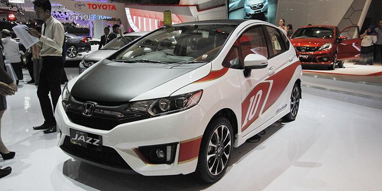 41 Gambar Naik Mobil Honda Jazz Terbaru