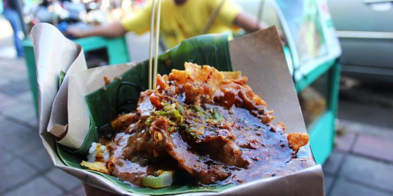 Cungkring, hidangan khas Bogor ini dari namanya mungkin kurang menggugah selera, tapi ketika disajikan dijamin anda tak sabar menyantapnya. 